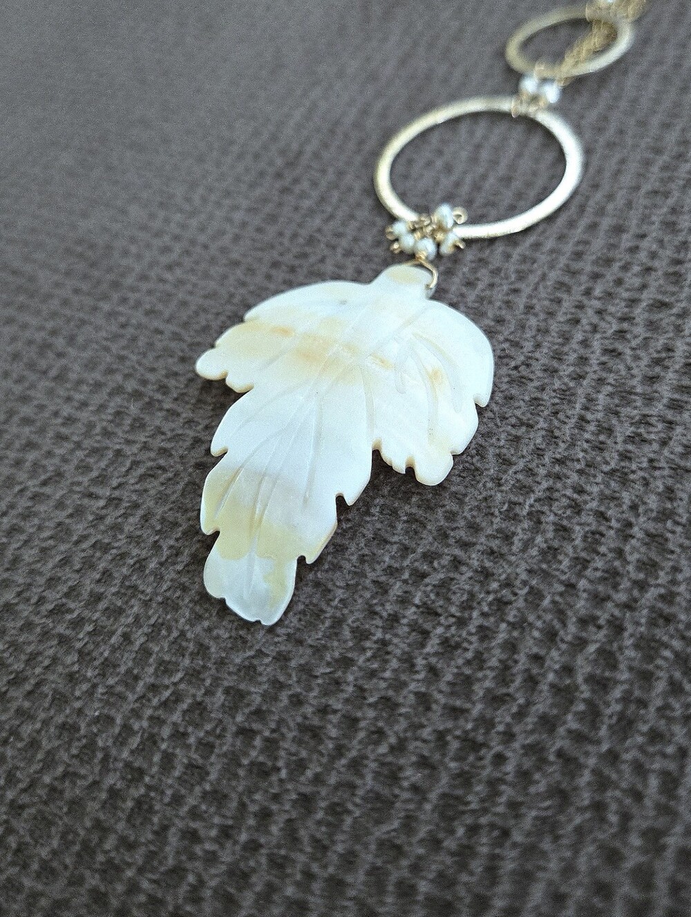 Mother of Pearl Leaf🍁 Pendant Necklace - NWOT - Picture 16 of 16